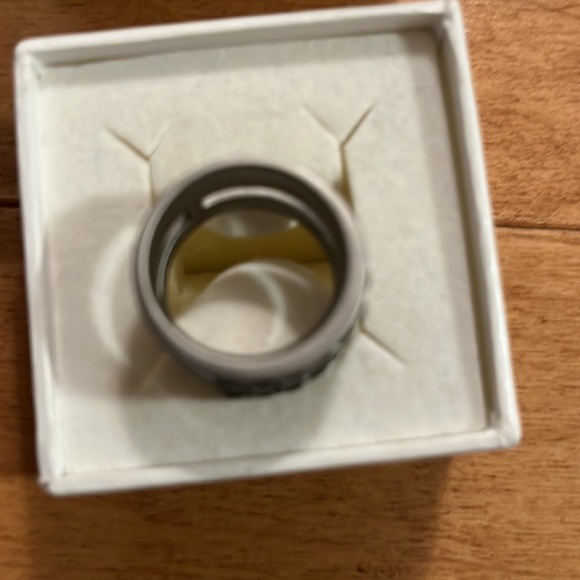 Swarovski Atelier Victor & Rolf frozen grey ring - Picture 2 of 6